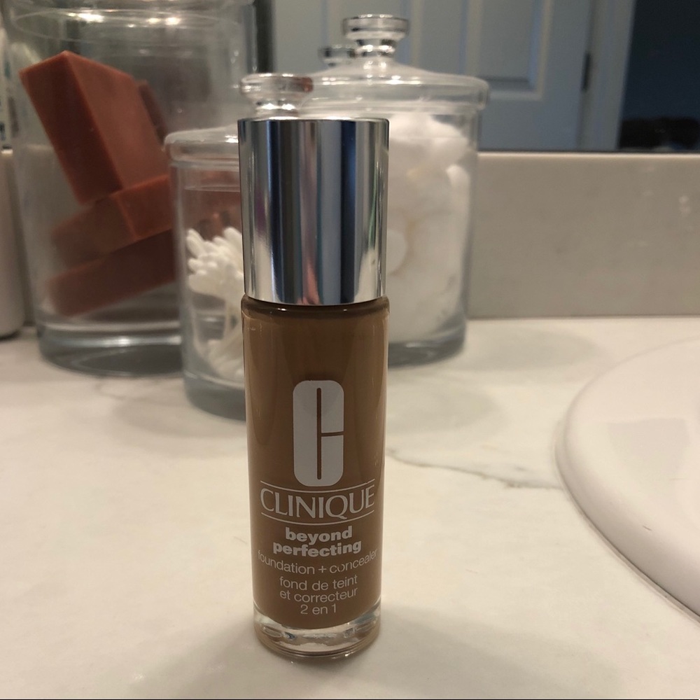 Clinique beyond perfecting foundation/concealer